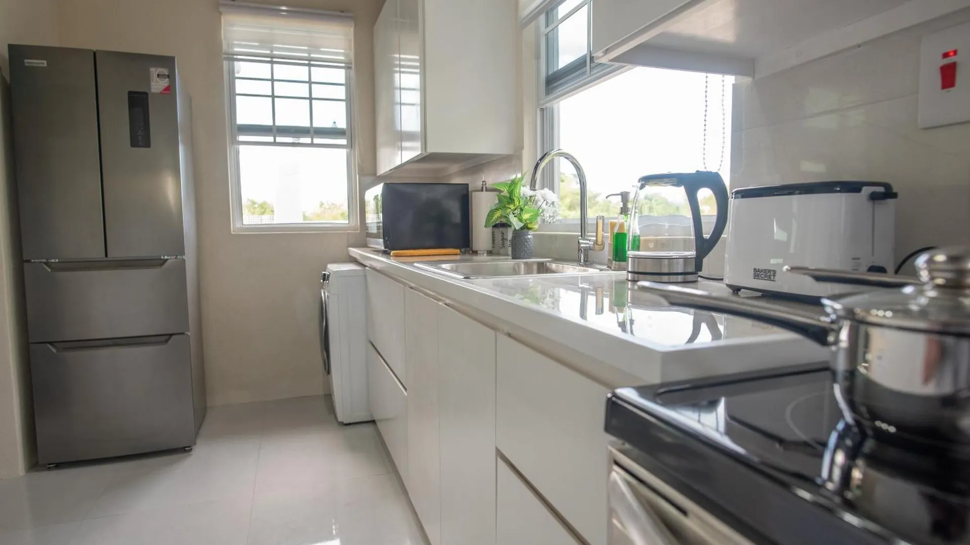 Couples Hideaway, King Bed- 5 Mins To Beach & Oistins- Golden Teal Christ Church Appartement