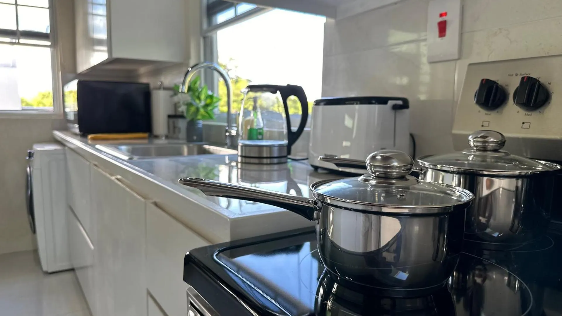 Couples Hideaway, King Bed- 5 Mins To Beach & Oistins- Golden Teal Christ Church Appartement
